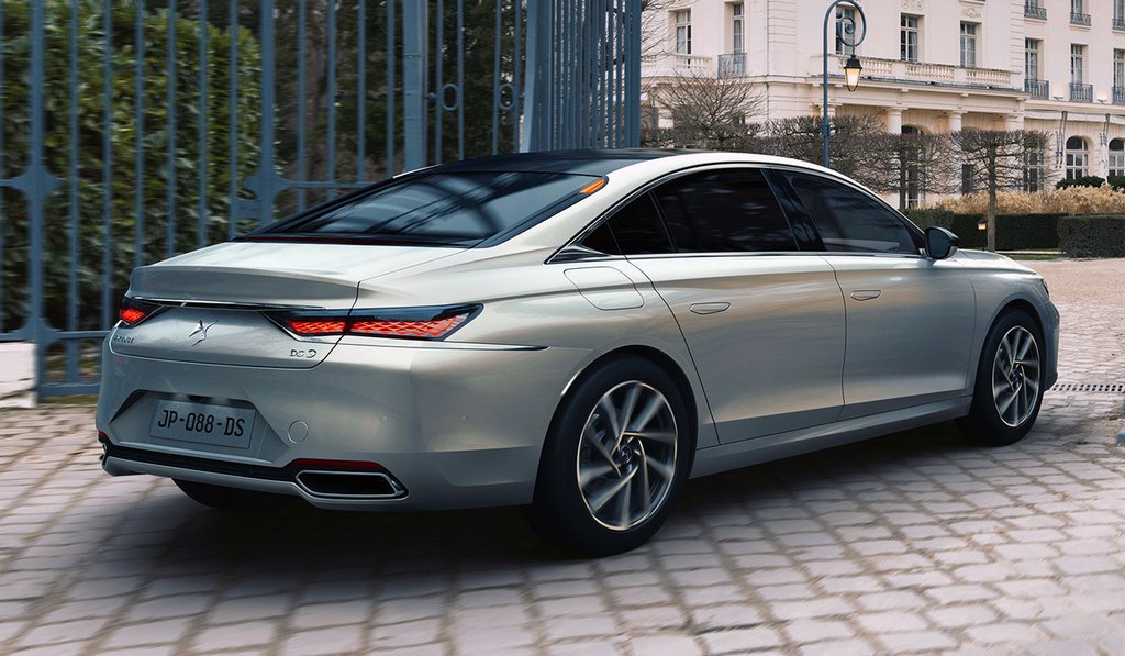 Review of the new premium sedan DS 9