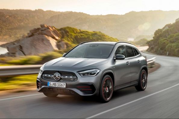 Review premium compact crossover Mercedes-Benz GLA-Class