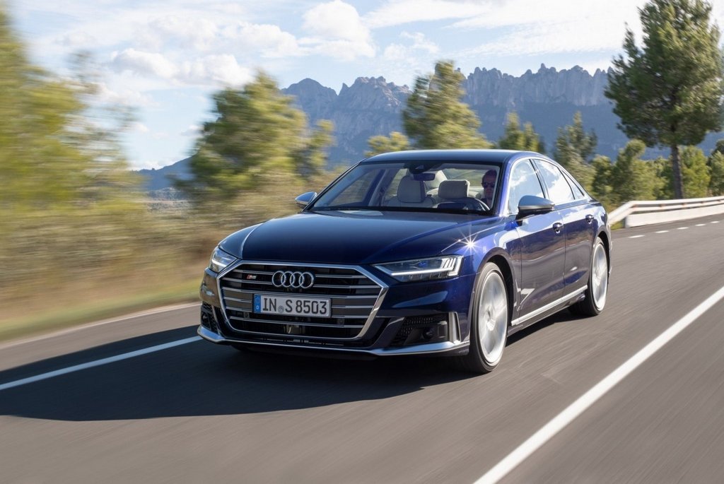 Sporty luxury sedan Audi S8