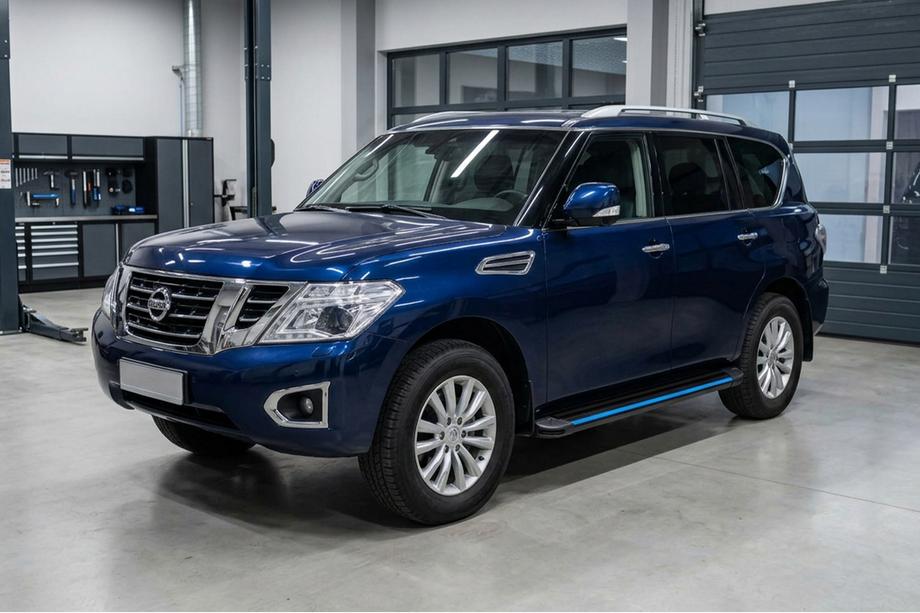 Nissan Patrol Y62 2010-2024 Side Steps Maya Blue (2 pcs, Aluminum) Image