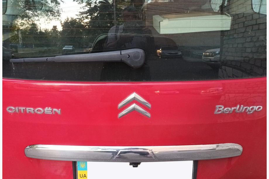 Citroen Berlingo 2008-2018 Chrome trim above license plate (stainless steel) Image
