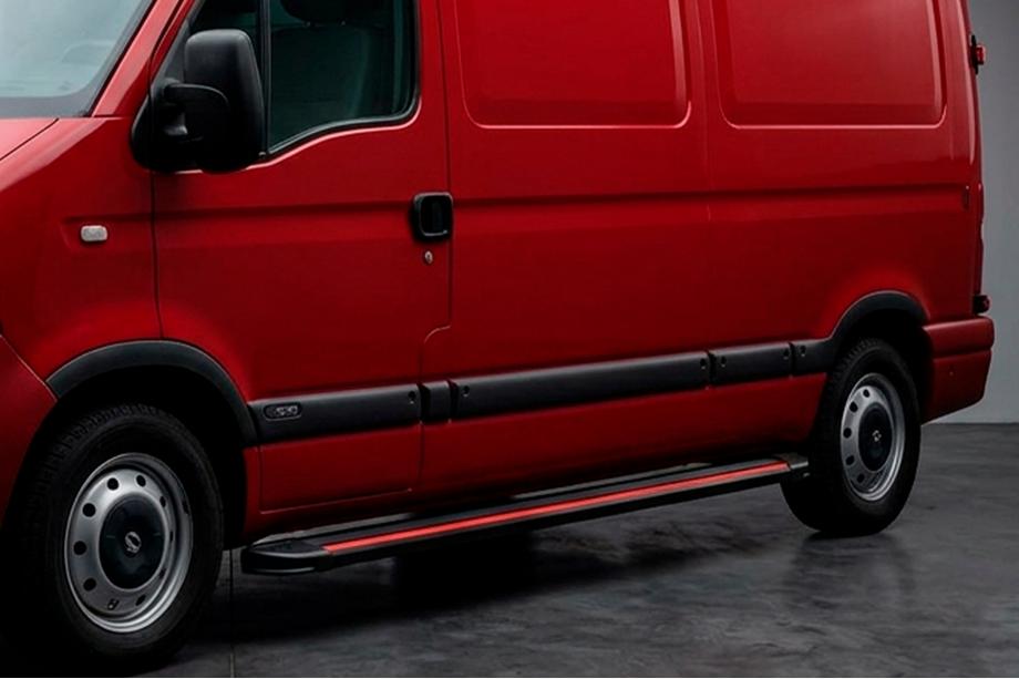 Nissan Interstar 2002-2010 Side Steps Maya Red (2 pcs, Aluminum) Image