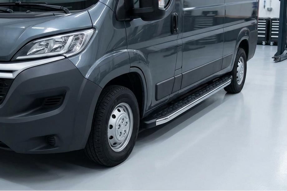 Fiat Ducato 2006-2025 Side Steps BlackLine (2 pcs, Aluminum) Image
