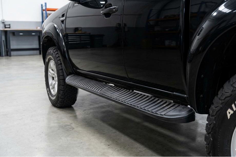 Ford Ranger 2007-2011 Side Steps Tayga Black (2 pcs, Aluminum) Image