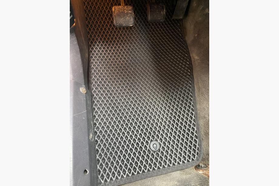 Jeep Cherokee XJ 1984-2001 EVA Floor Mats (black) Photo 5