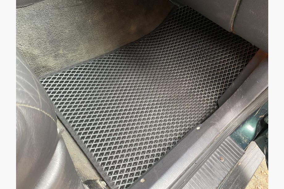 Jeep Cherokee XJ 1984-2001 EVA Floor Mats (black) Photo 7