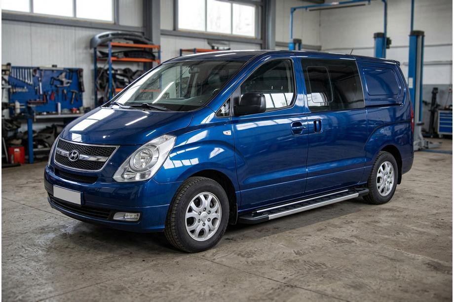 Hyundai H300, H1, Starex 2008-2020 Side Steps RedLine V1 (2 pcs, aluminum) Image