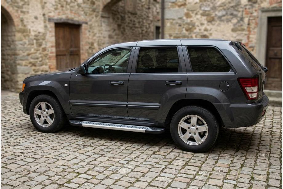 Jeep Grand Cherokee WK 2004-2010 Side Steps New Vision Grey (2 pcs, Aluminum) Image