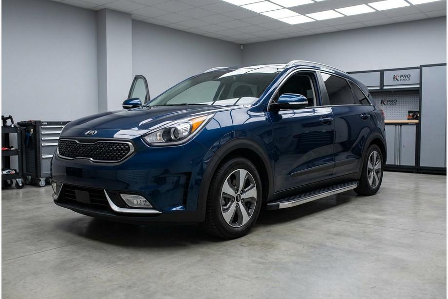 Kia Niro 2016–2021 Side Steps BlackLine (2 pcs, Aluminum) Image