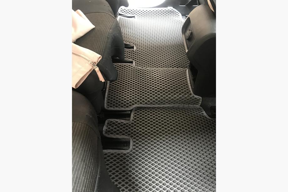 Volkswagen Sharan 2010-2023 Polyurethane Floor Mats (2nd Row, EVA, Black) Photo 4