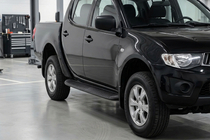 Mitsubishi L200 2015-2024 Side Steps Tayga Black (2 pcs, Aluminum) photo 1