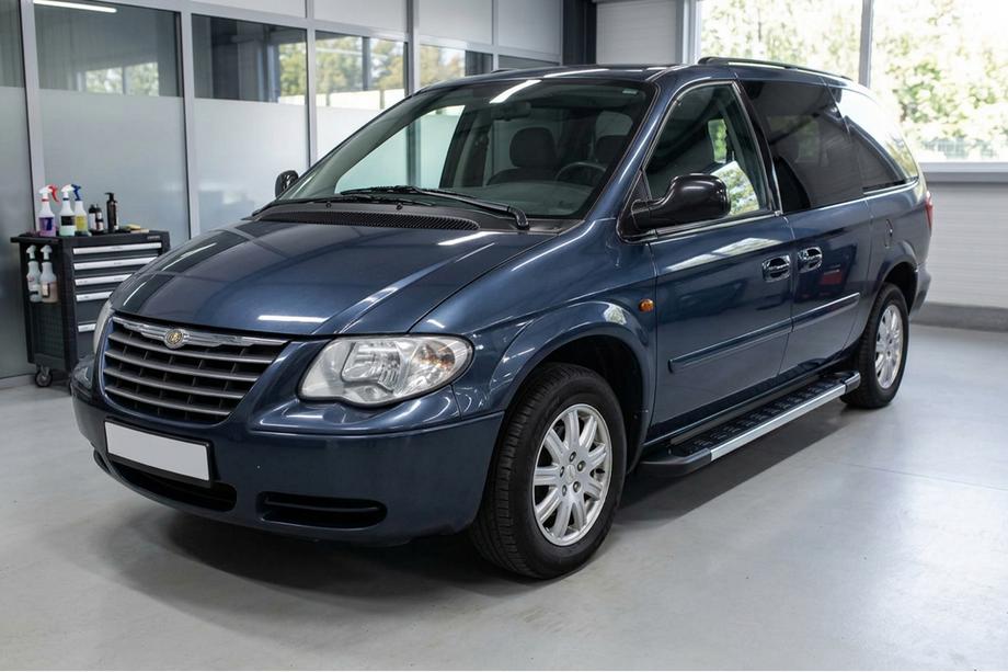 Chrysler Voyager 2001-2007 Side Steps RedLine V1 (2 pcs, Aluminum) Image