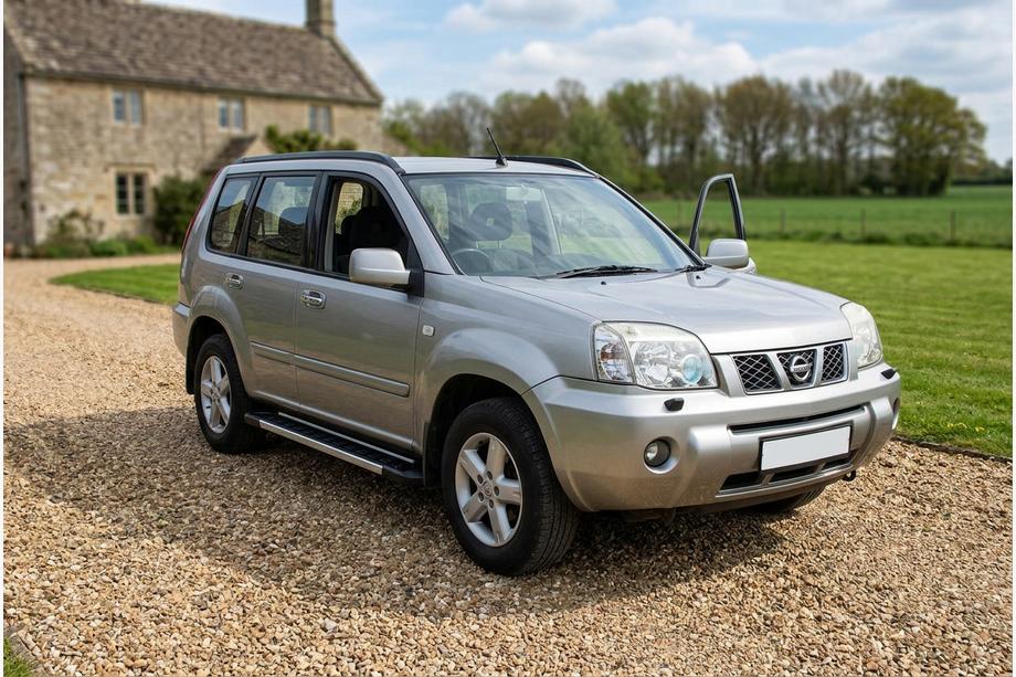 Nissan X-trail T30 2002-2007 Side Steps RedLine V1 (2 pcs, aluminum) Image