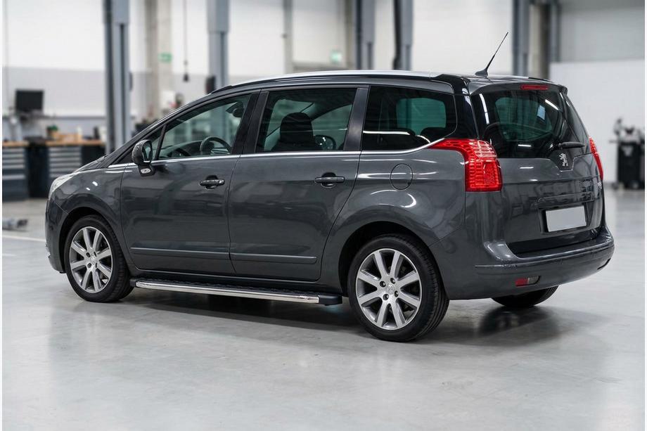 Peugeot 5008 2009-2016 Side Steps BlackLine (2 pcs, Aluminum) Image