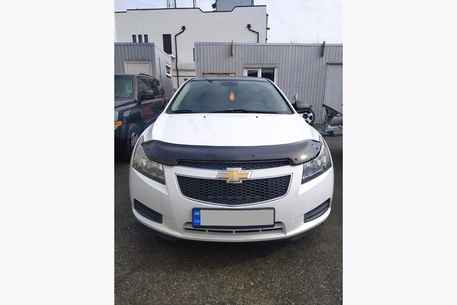 Chevrolet Cruze 2009–2015 Hood Deflector (EuroCap) Image