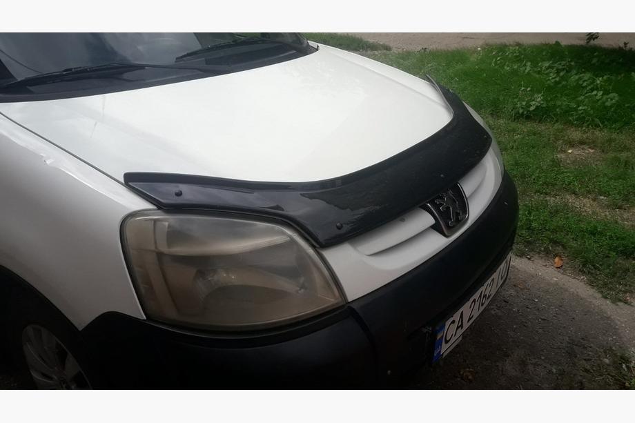 Peugeot Partner 1996-2008 Hood Deflector Eurocap (2003-2008) Image