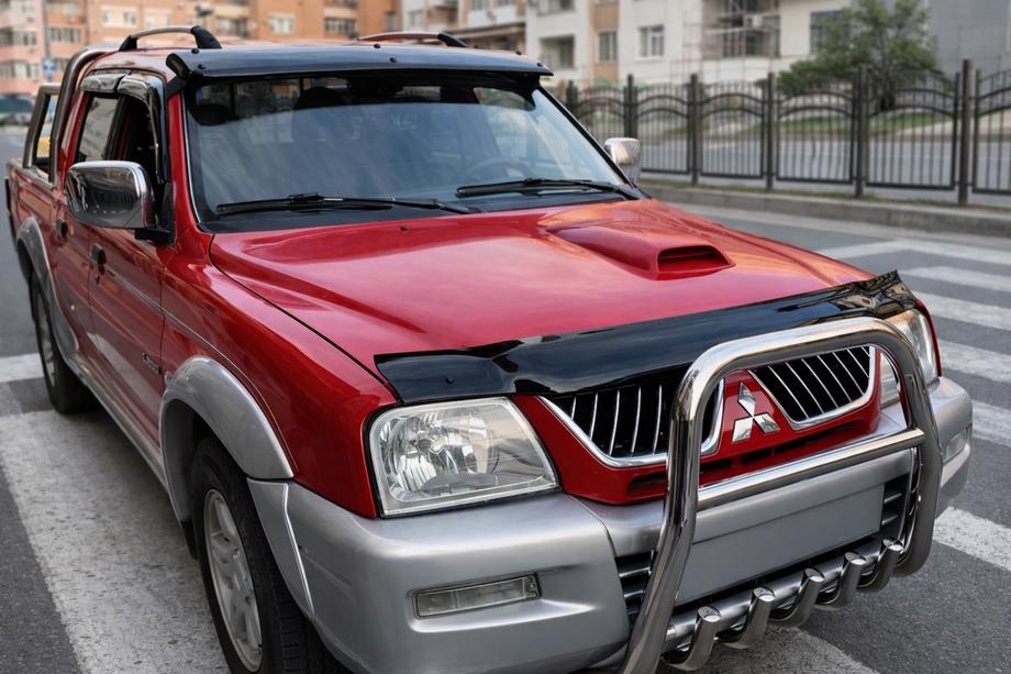 Mitsubishi L200 1996-2006 Hood Deflector (EuroCap) Image