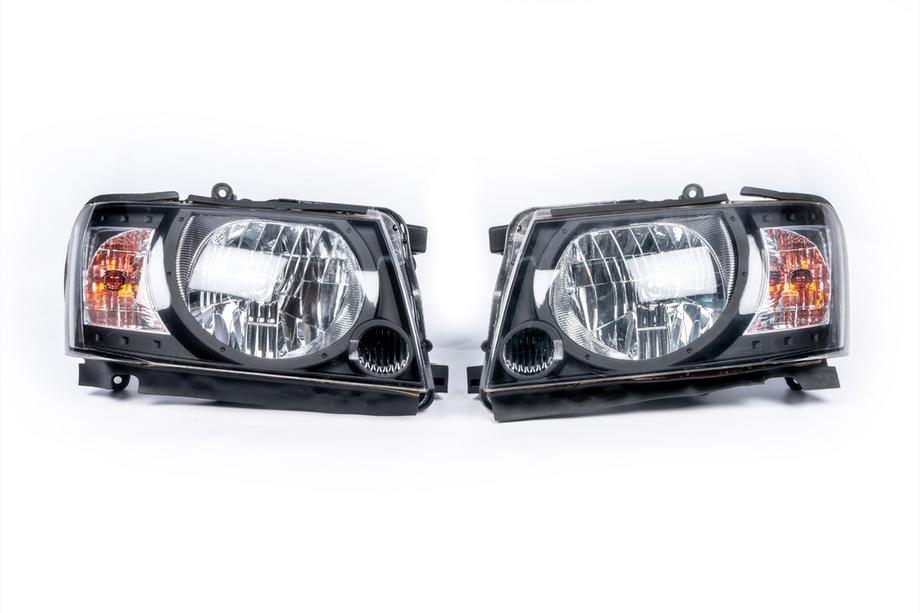 Nissan Patrol Y61 1997-2011 Front Headlights Safari Black (2004-2008, 2pcs) Photo 2