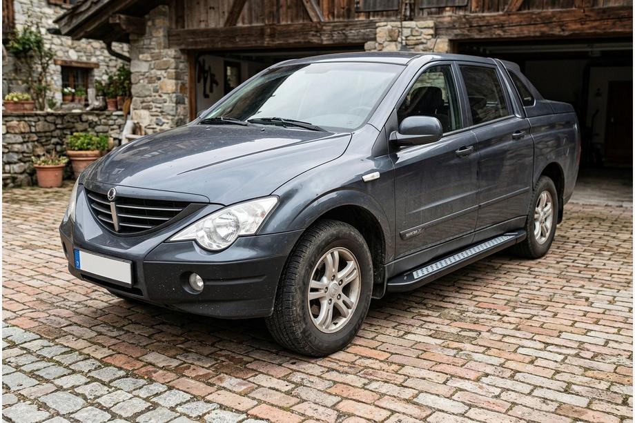 SsangYong Action 2005-2018 Side Steps New Vision Black (2 pcs, Aluminum) Image