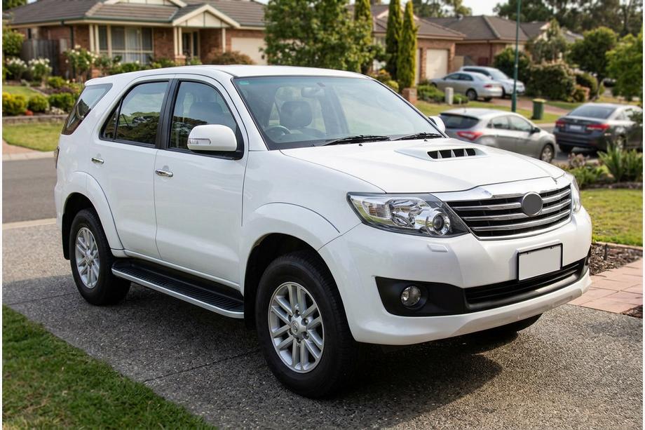 Toyota Fortuner 2006-2015 Side Steps Tayga Grey (2 pcs, aluminum) Image