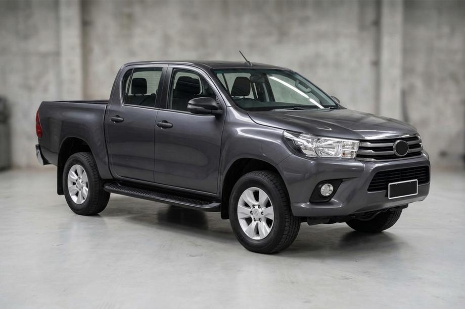 Toyota Hilux 2015- Side Steps Tayga Black (2 pcs, Aluminum) Image