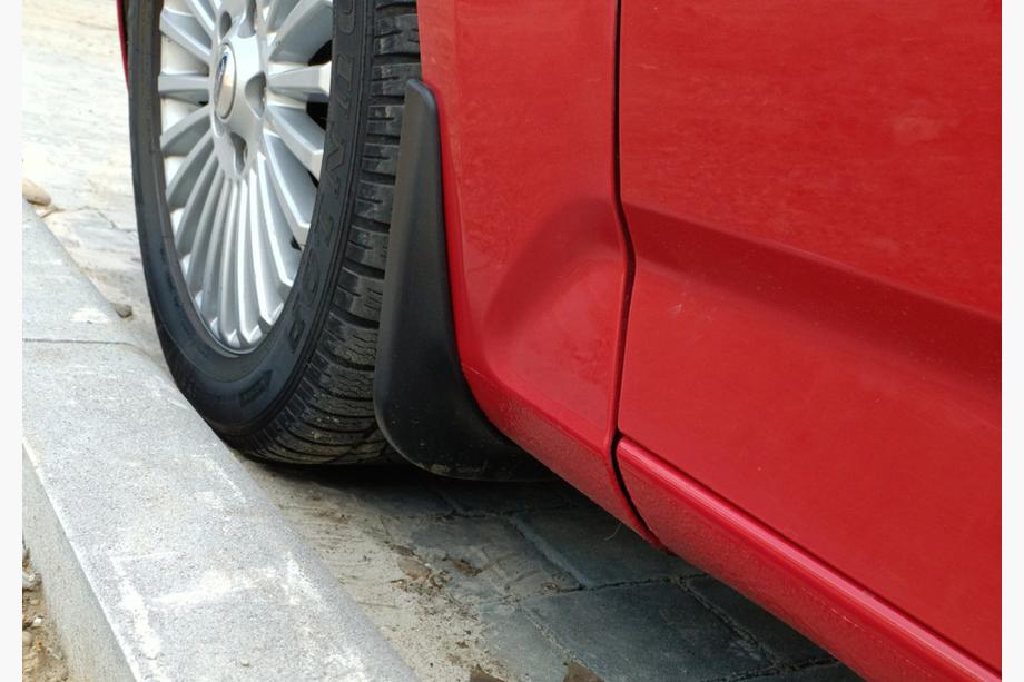 Ford Mondeo 2008-2014 Premium Mud Flaps (4 pcs) Image