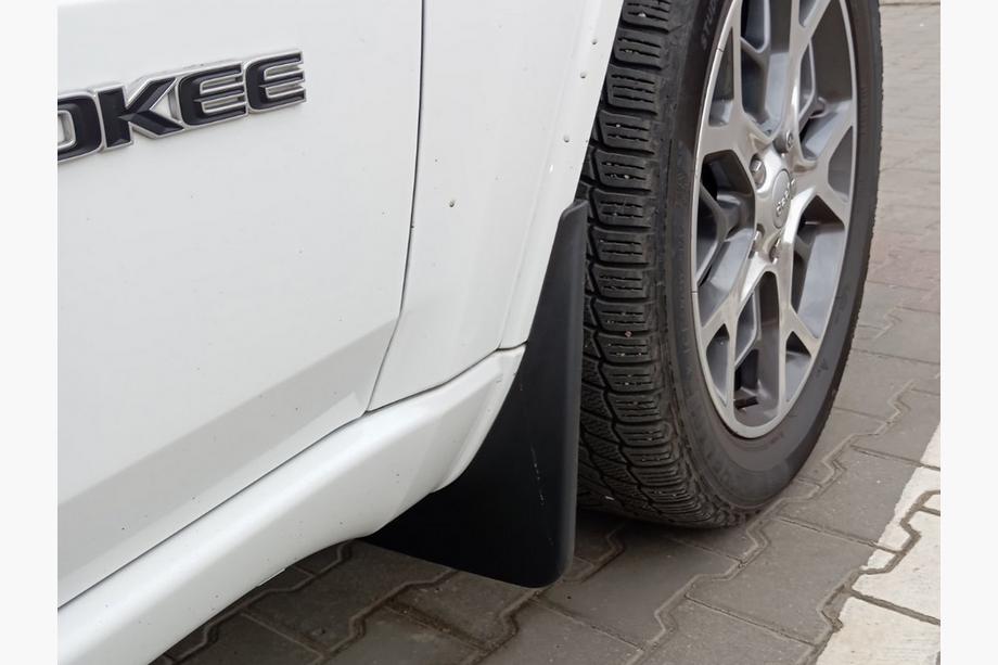 Jeep Grand Cherokee WK2 2010-2021 Premium Mud Flaps (4 pcs) Image