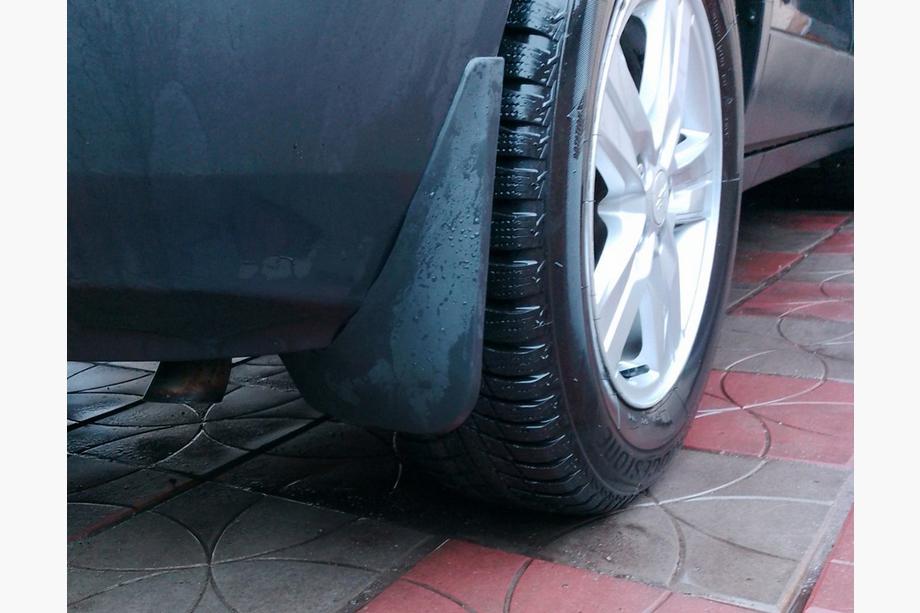 Volkswagen Jetta 2006-2011 Original Premium V1 Mud Flaps (Set of 4) Photo 3
