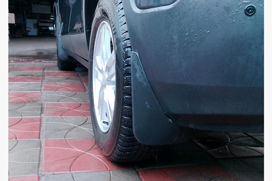 Volkswagen Jetta 2006-2011 Original Premium V1 Mud Flaps (Set of 4) Photo 1