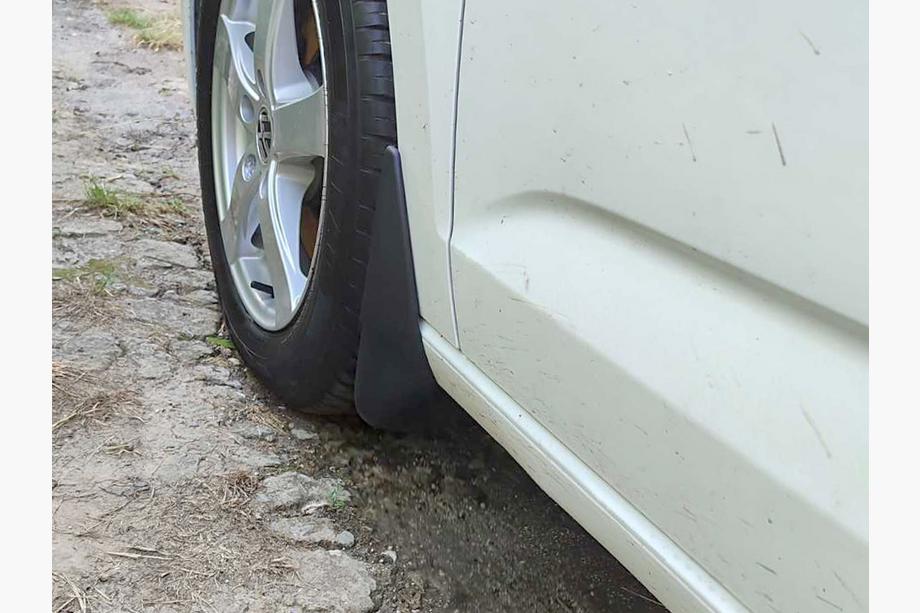 Volkswagen Touran 2015- Premium Mud Flaps (4 pcs) Image