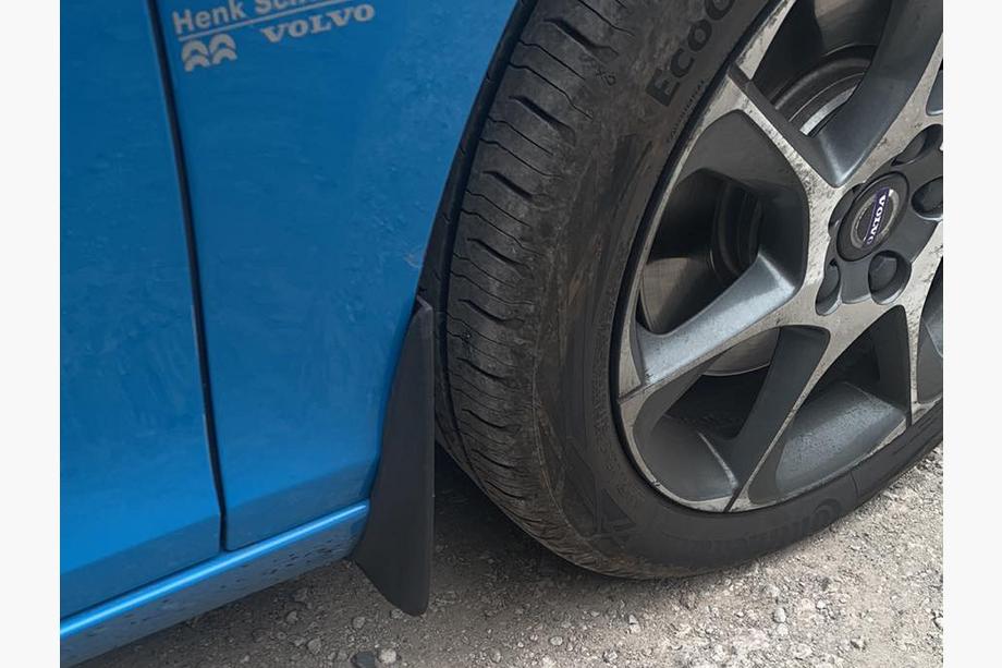 Volvo V40 2012- Original Premium Mud Flaps (2012-2016, 4 pcs) Image