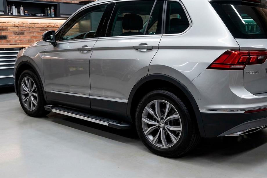 Volkswagen Tiguan 2016-2023 Side Steps RedLine V1 (2 pcs, Aluminum) Image