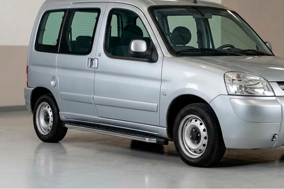 Peugeot Partner 1996-2008 Side Steps BlackLine (2 pcs, Aluminum) Image