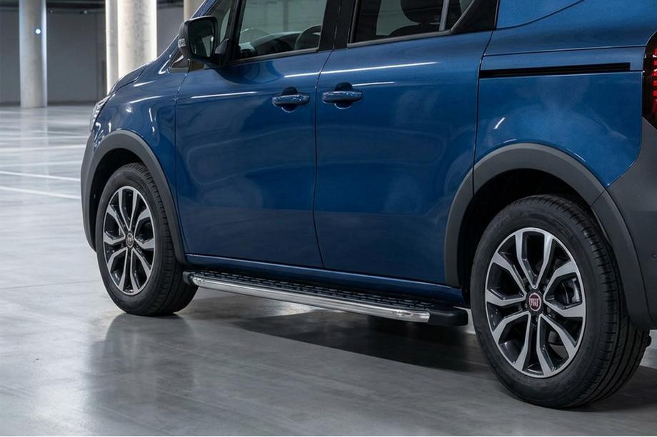 Opel Combo 2019- Side Steps BlackLine (2 pcs, Aluminum) Image
