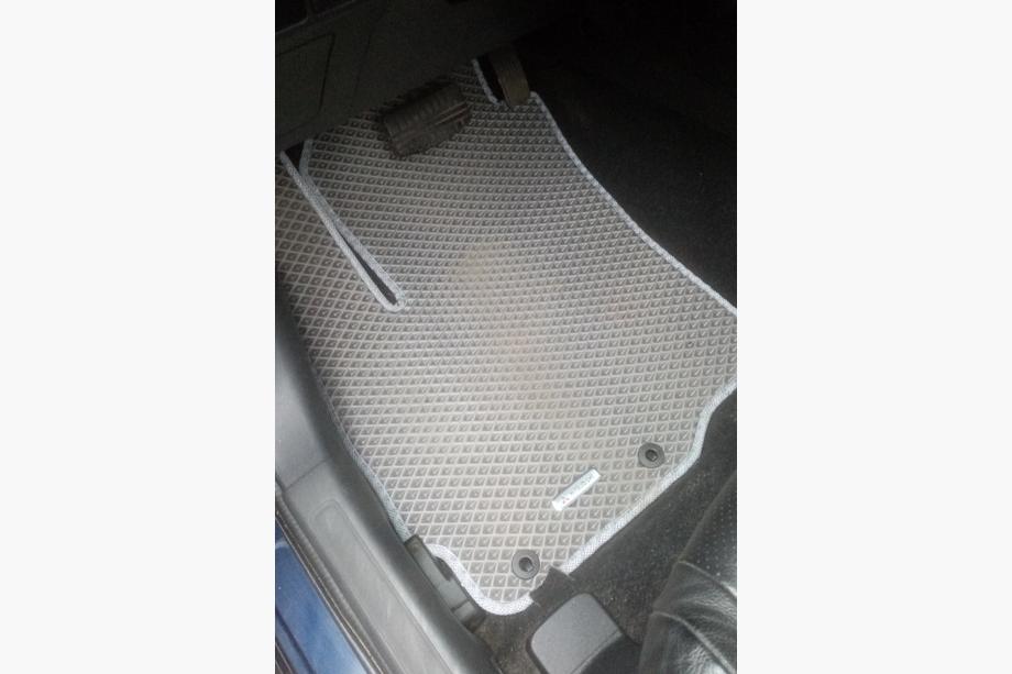 Mitsubishi Outlander 2012-2021 EVA Floor Mats (Gray) Image