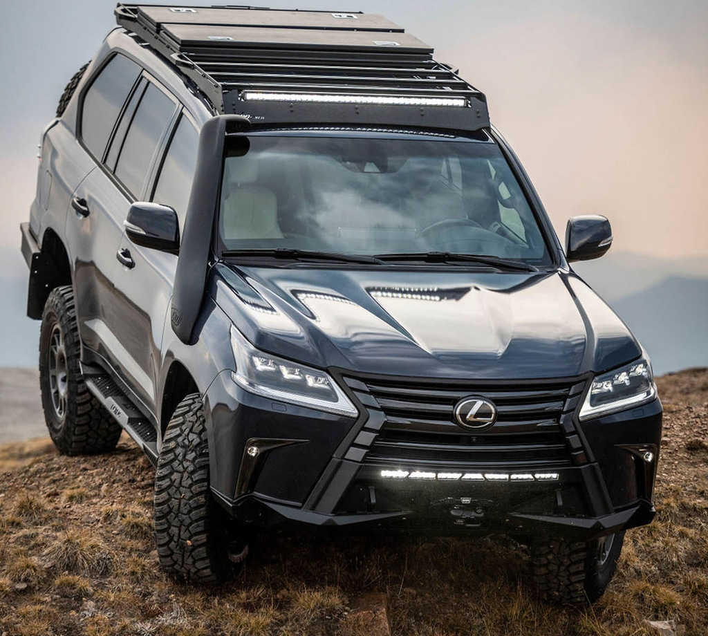 Lexus J201 modification: only girls are in the mud