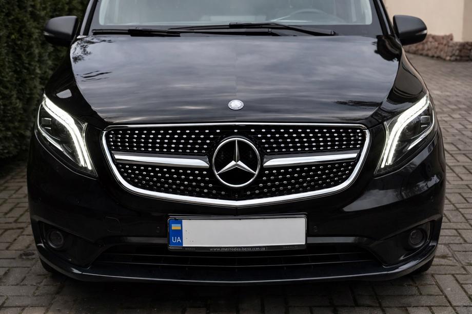Mercedes Vito/V-class W447 2014- Front Grille Diamond (2014-2023 for Vito W447) Image