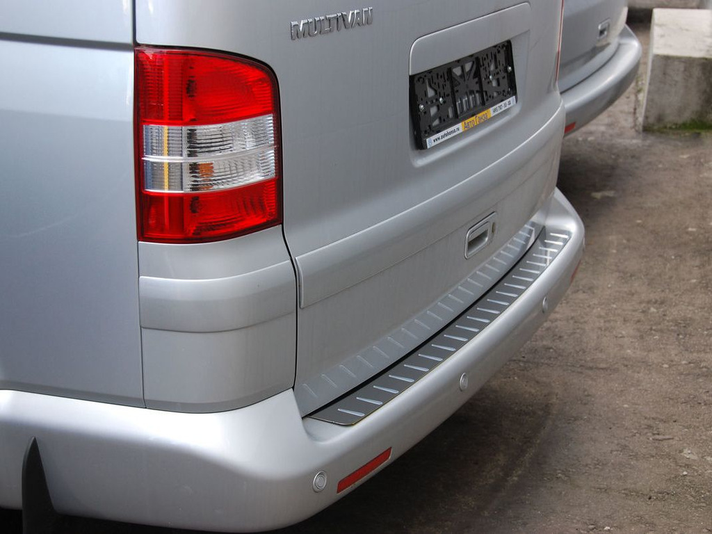 Chrome trim on the rear bumper Volkswagen T5 Multivan