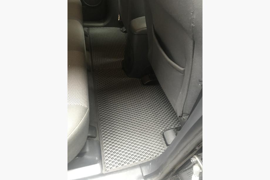Kia Sportage 2004-2010 EVA Floor Mats (black) Photo 3