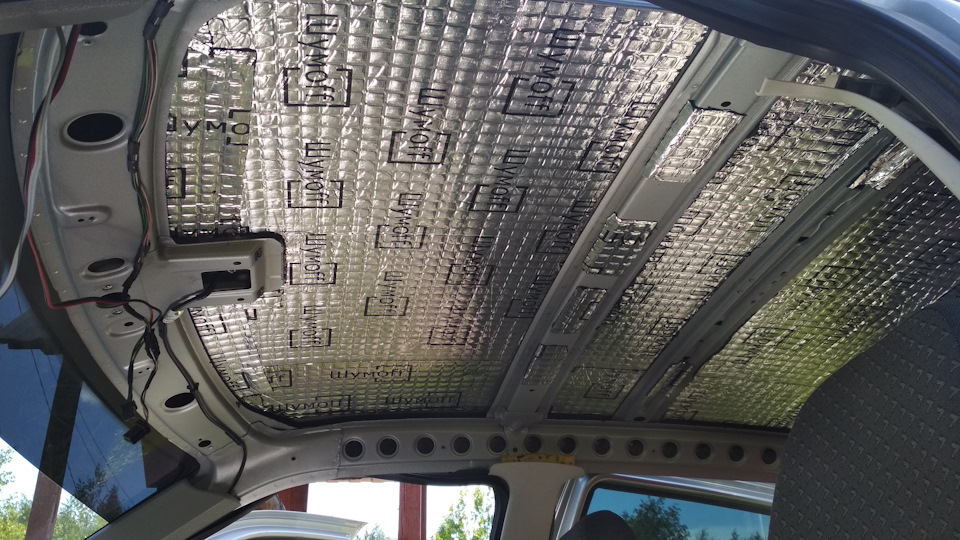 Do-it-yourself car roof soundproofing