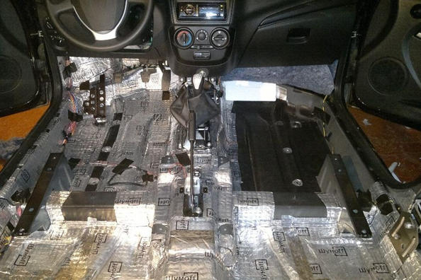 Do-it-yourself car floor soundproofing
