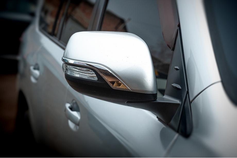 Toyota Land Cruiser 200 2007-2021 Complete Mirror Assembly Executive (For 2012-2016, 1 pc) White (Left) Image
