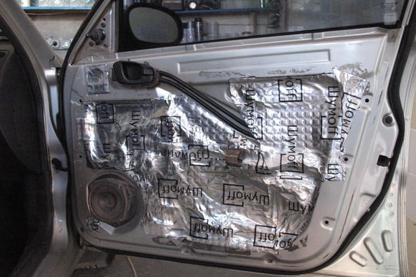 Do-it-yourself soundproofing of Lanos doors