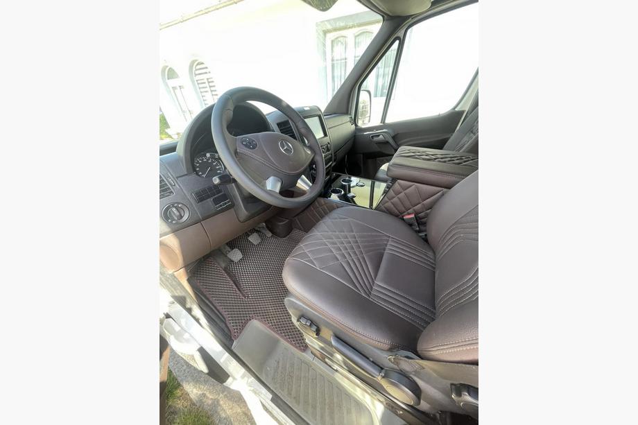 Mercedes Sprinter W906 2006–2018 EVA floor mats V1 (brown) Image