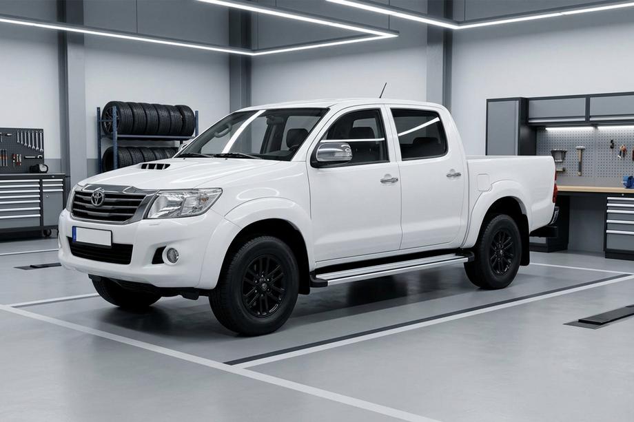 Toyota Hilux 2006-2015 Side Steps Maya V4 (2 pcs, Aluminum) Image