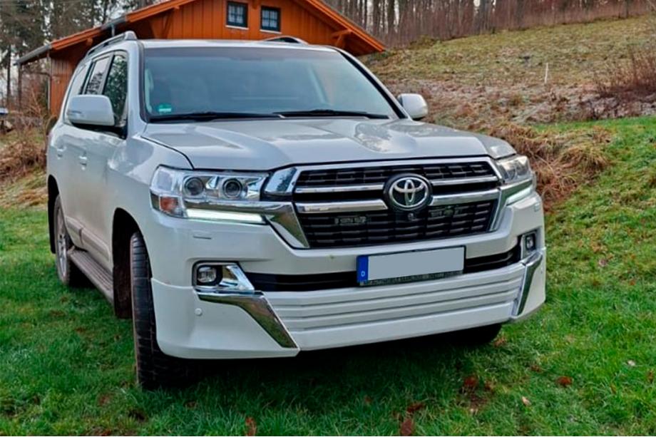 Toyota Land Cruiser 200 2007-2021 Facelift conversion kit from LC200 2008-2015 to 2021 Executive Photo 46