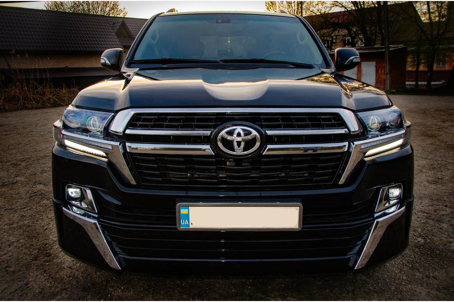 Toyota Land Cruiser 200 2007-2021 Facelift conversion kit from LC200 2008-2015 to 2021 Executive Photo 3