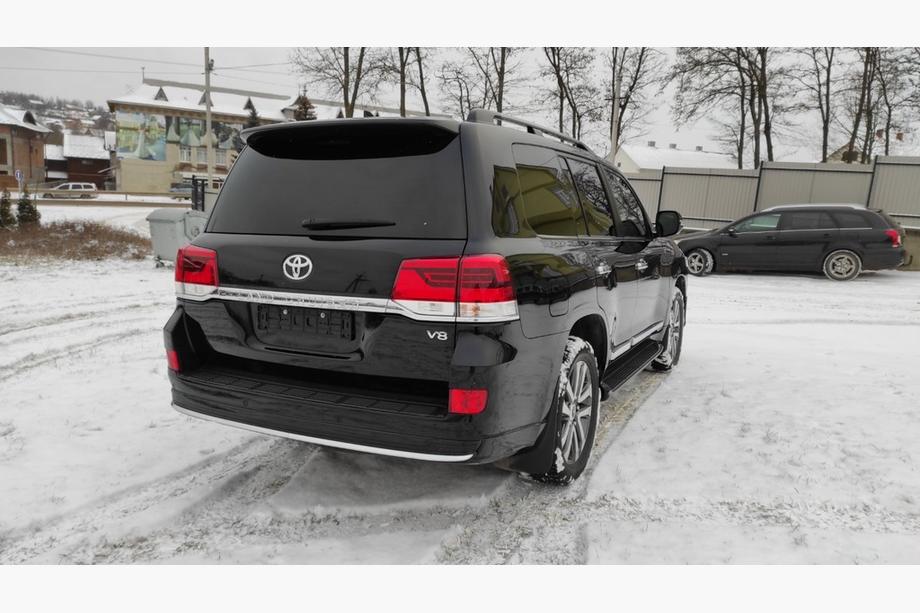 Toyota Land Cruiser 200 2007-2021 Facelift conversion kit from LC200 2008-2015 to 2021 Executive Photo 10