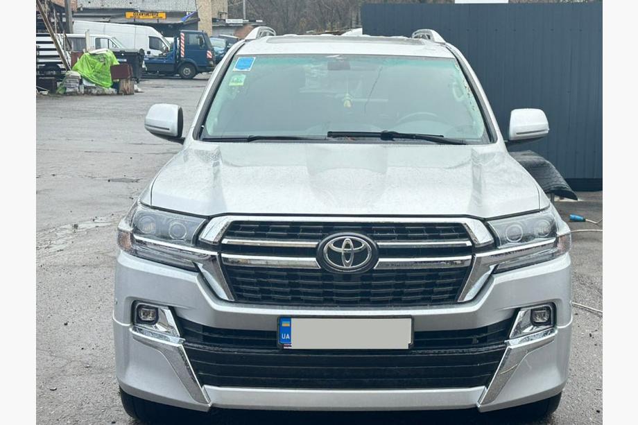 Toyota Land Cruiser 200 2007-2021 Facelift conversion kit from LC200 2008-2015 to 2021 Executive Photo 43