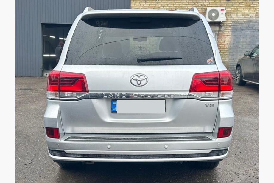 Toyota Land Cruiser 200 2007-2021 Facelift conversion kit from LC200 2008-2015 to 2021 Executive Photo 41
